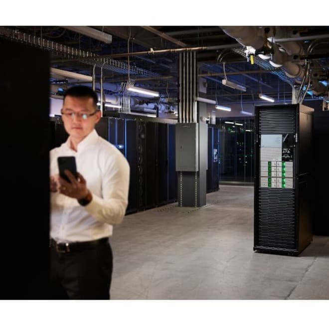 APC Smart-UPS Modular Ultra 15 kW rackmount online UPS for 208/240 V critical power protection