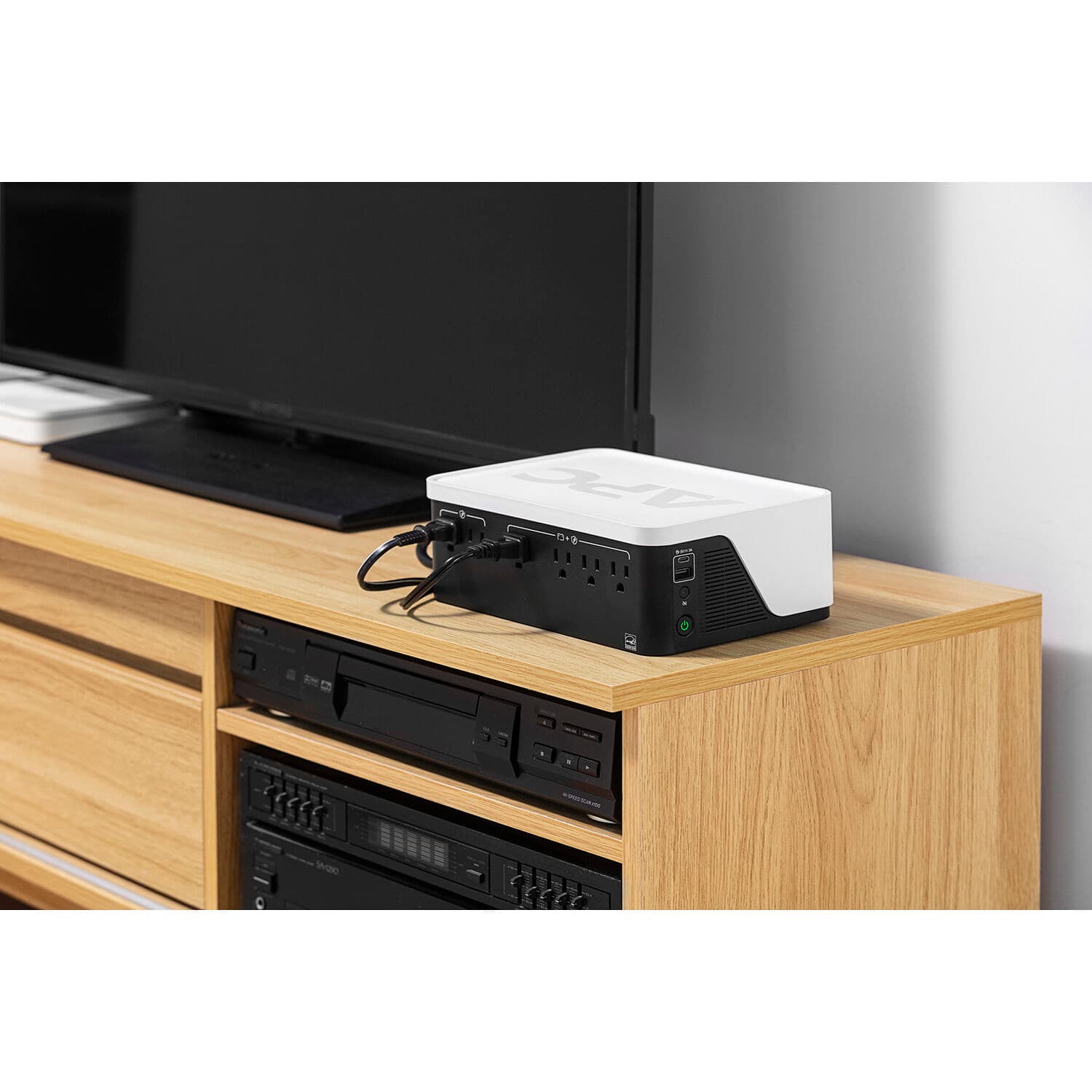 APC Back-UPS BE500G3 desktop UPS with 6 outlets and 500 VA capacity